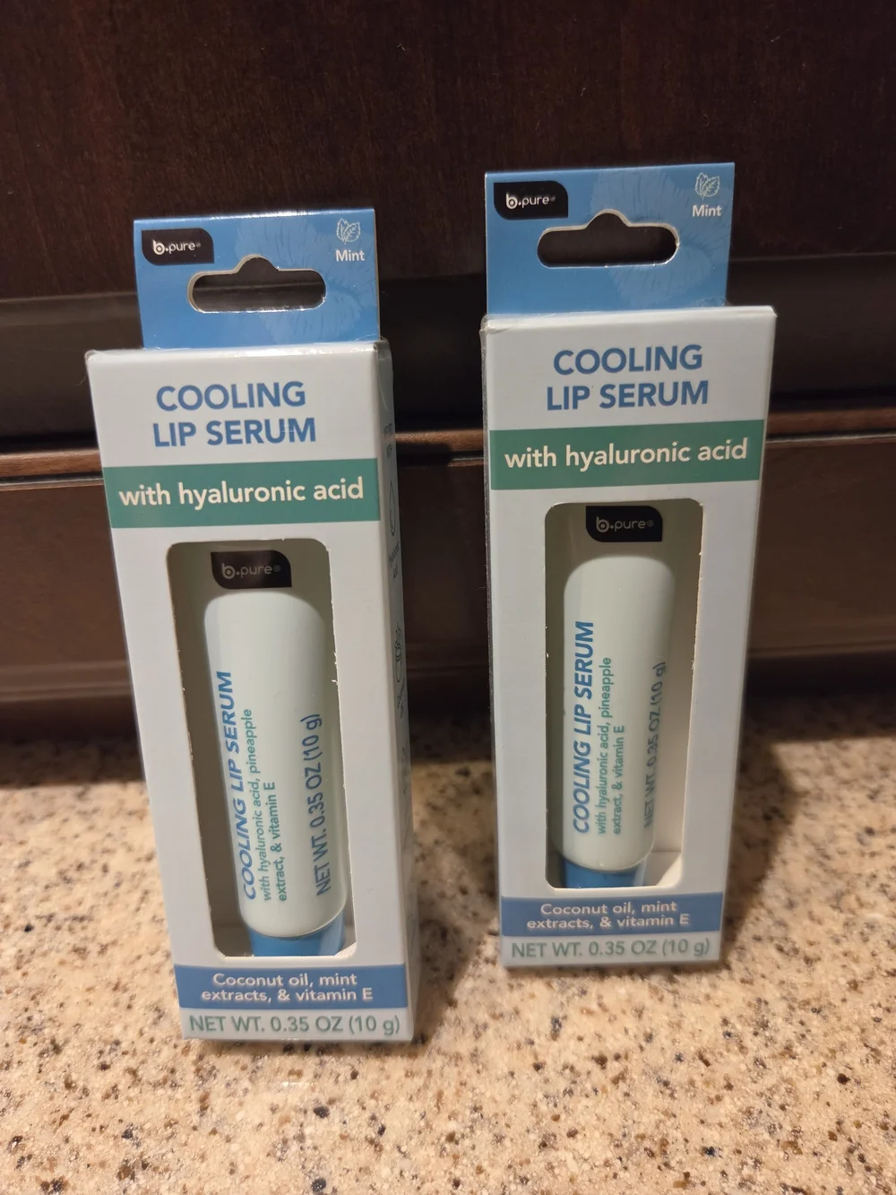 2 Cooling Lip Serums with Hyaluronic Acid — Mint